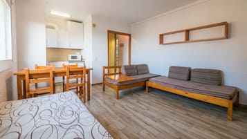 1 kamar tidur dan tempat tidur bayi (biaya tambahan)