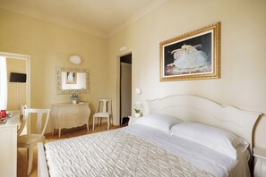 Suite Familiale, vue ville | 1 chambre, minibar, coffres-forts dans les chambres