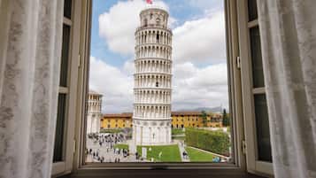 Camera tripla, 2 camere da letto, vista città | Vista dalla camera