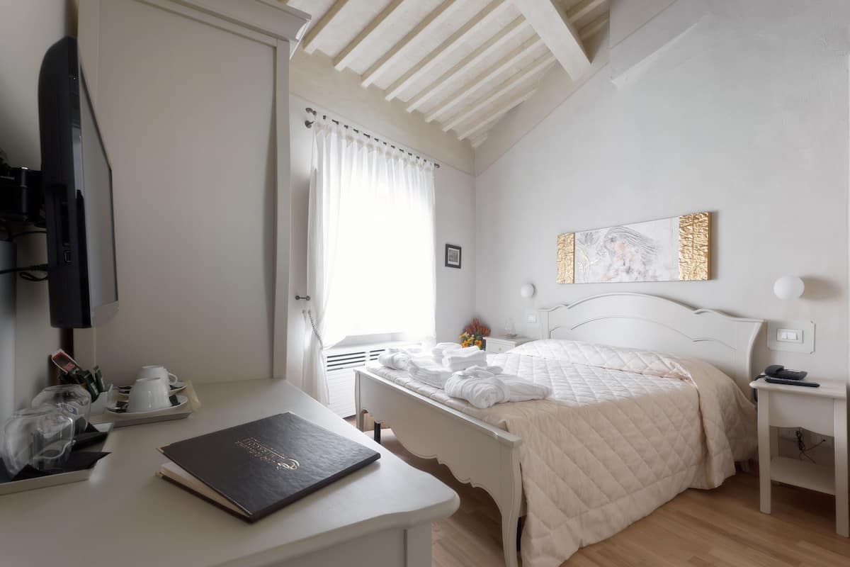 Classic Double Room