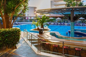 Outdoor pool, pool umbrellas, sun loungers - The Residence Suites - Adults Only (Rhodes)