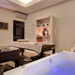 Phòng trị liệu đôi, trị liệu toàn thân, liệu pháp quấn ủ cơ thể