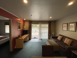 Standard Suite, 1 Bedroom, Non Smoking, Kitchenette (With Spa Pool) | Living area | 45-inch flat-screen TV with satellite channels, TV