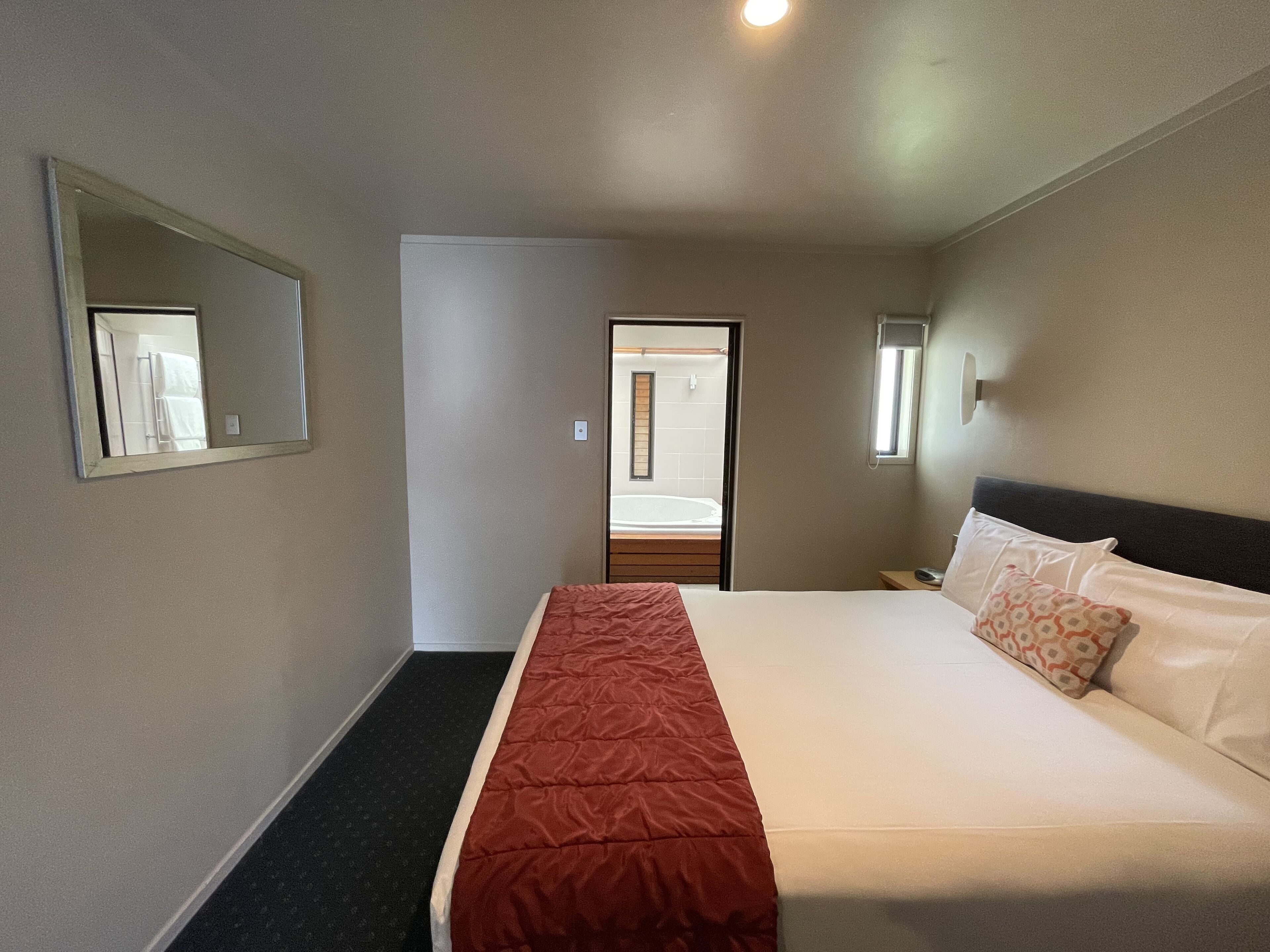 Standard Suite, 1 Bedroom, Non Smoking, Kitchenette (With Spa Pool)