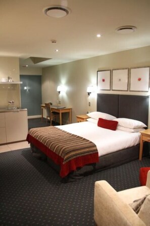 Executive Studio, Non Smoking, Jetted Tub (Executive Spa Studio) - Bentleys Motor Inn (Palmerston North)