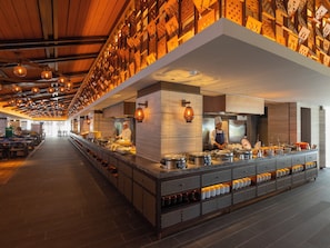 4 restaurants, breakfast served - Fusaki Beach Resort Hotel & Villas (Ishigaki)