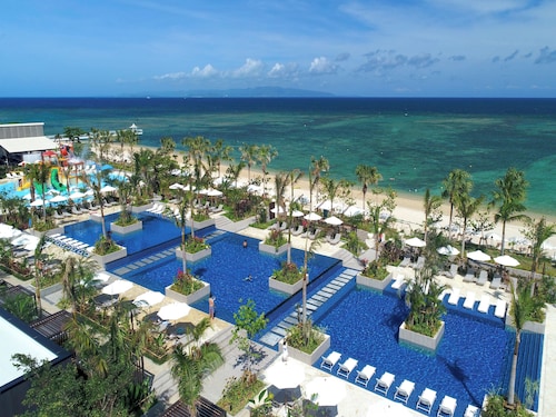 Fusaki Beach Resort Hotel & Villas