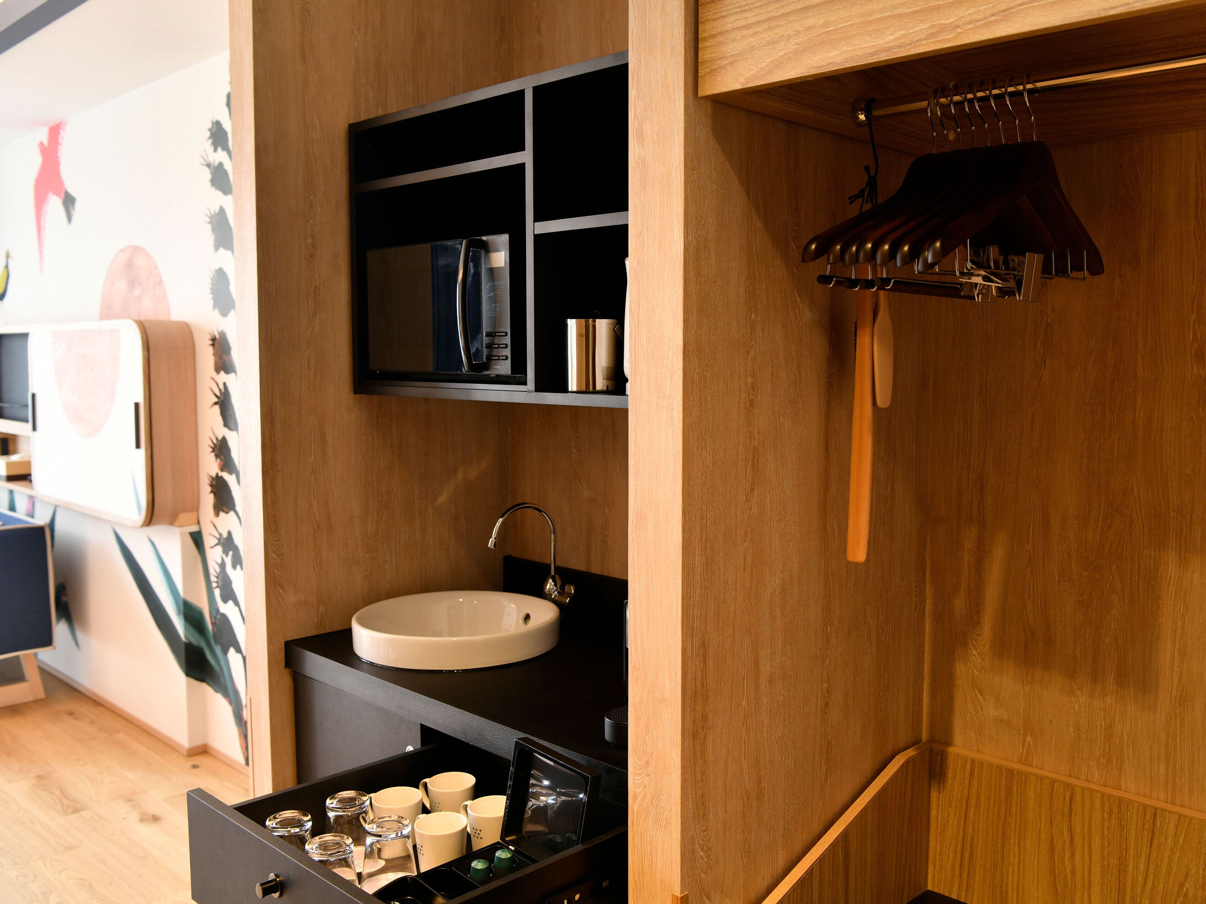 family room with nature | in-room safe, blackout curtains, free wifi, bed sheets