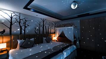 Family Room with Nature (infant)