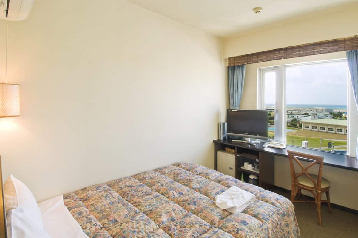 In-room safe, desk, blackout curtains, free WiFi