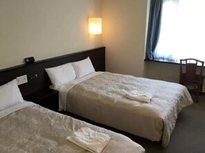 In-room safe, desk, blackout drapes, free WiFi - Hotel Gran View Okinawa (Naha)