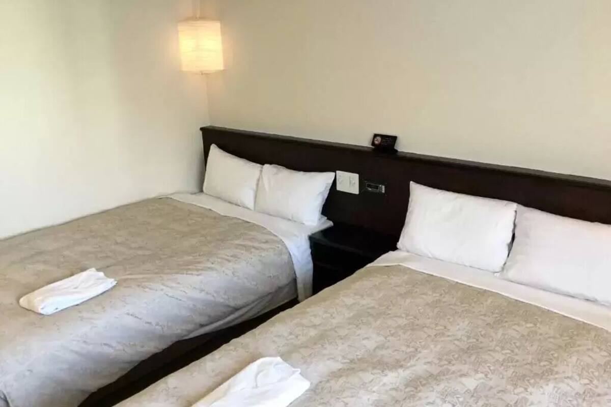 1 bedroom, in-room safe, desk, blackout curtains