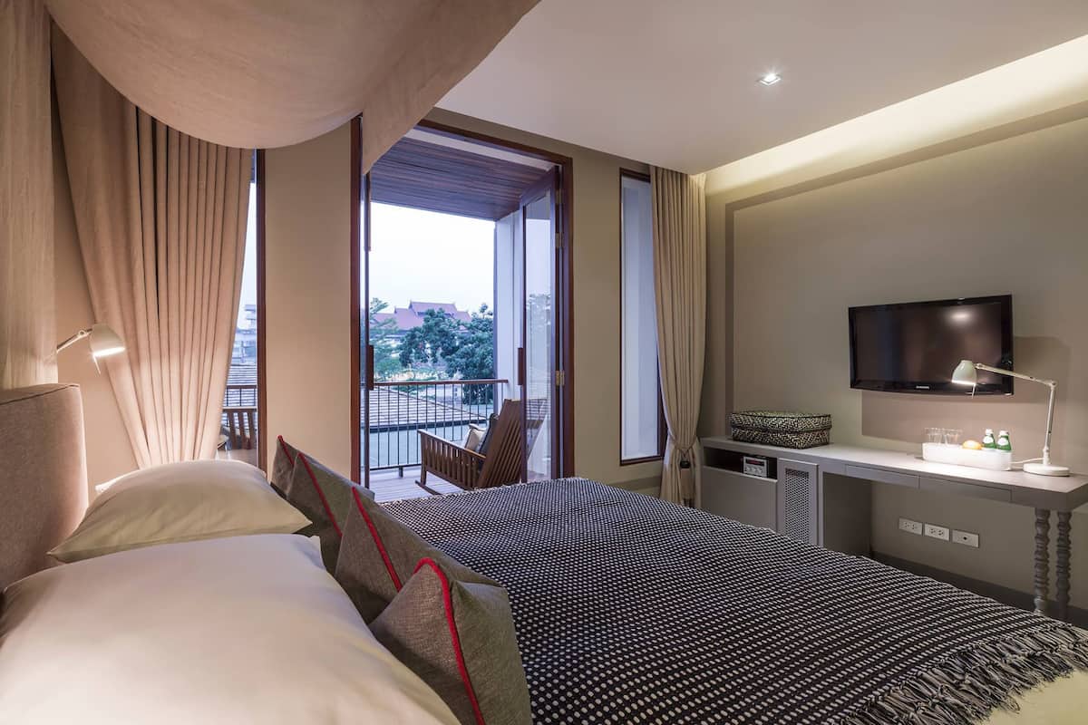Kamar Superior, balkon, pemandangan sungai | Seprai premium, minibar, brankas, dan meja kerja
