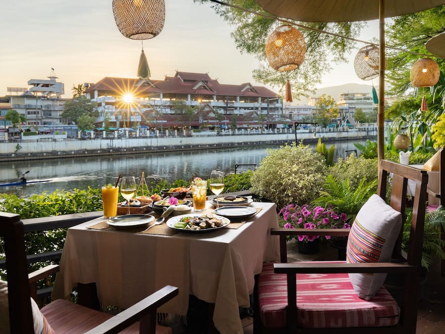 Daily full breakfast for a fee