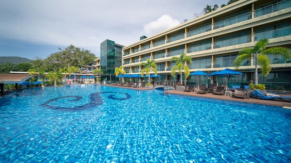 Outdoor pool, pool umbrellas, pool loungers