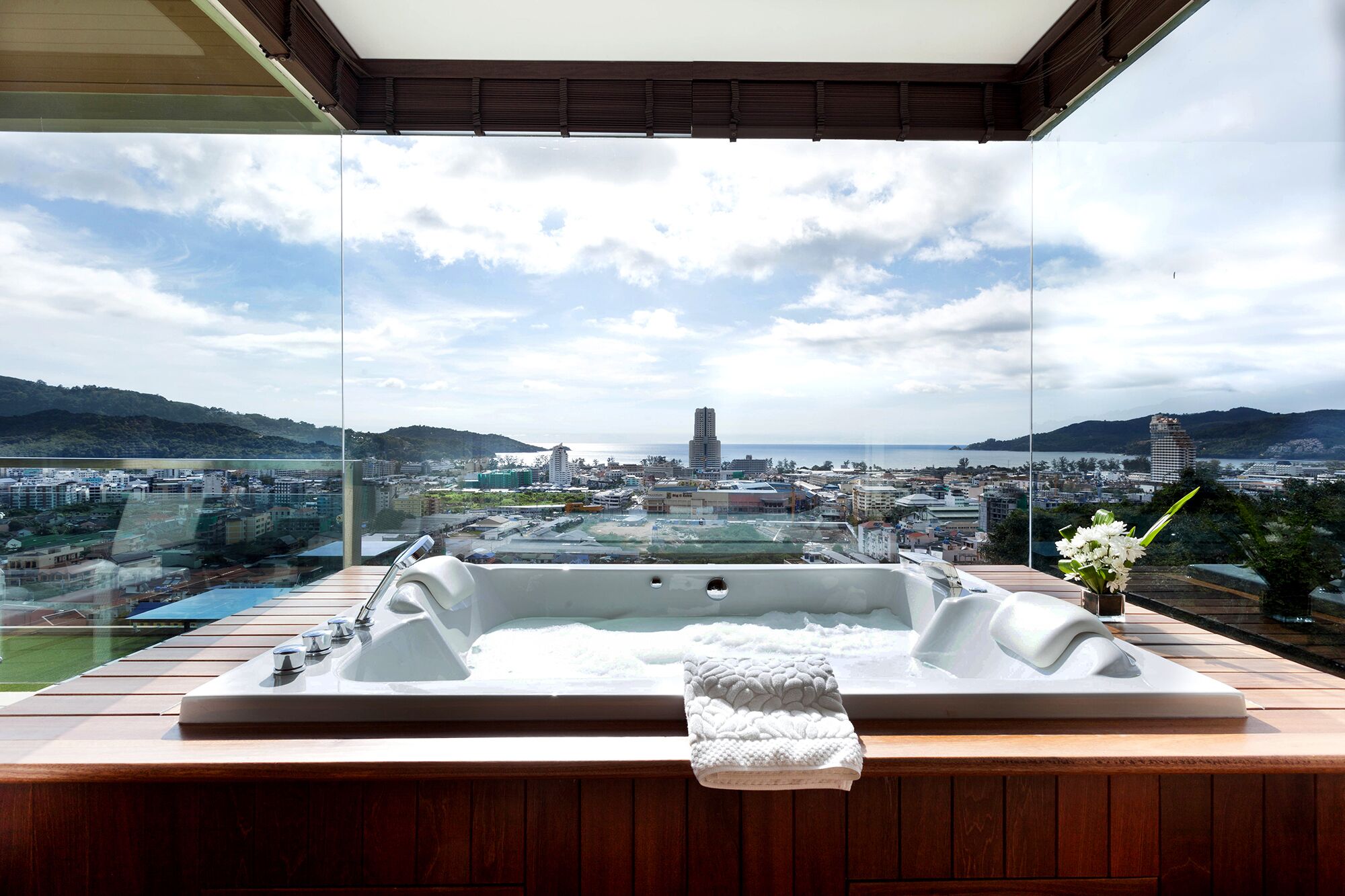 The Senses Suite with Private Jacuzzi- Free Minibar | Pemandangan pantai/laut