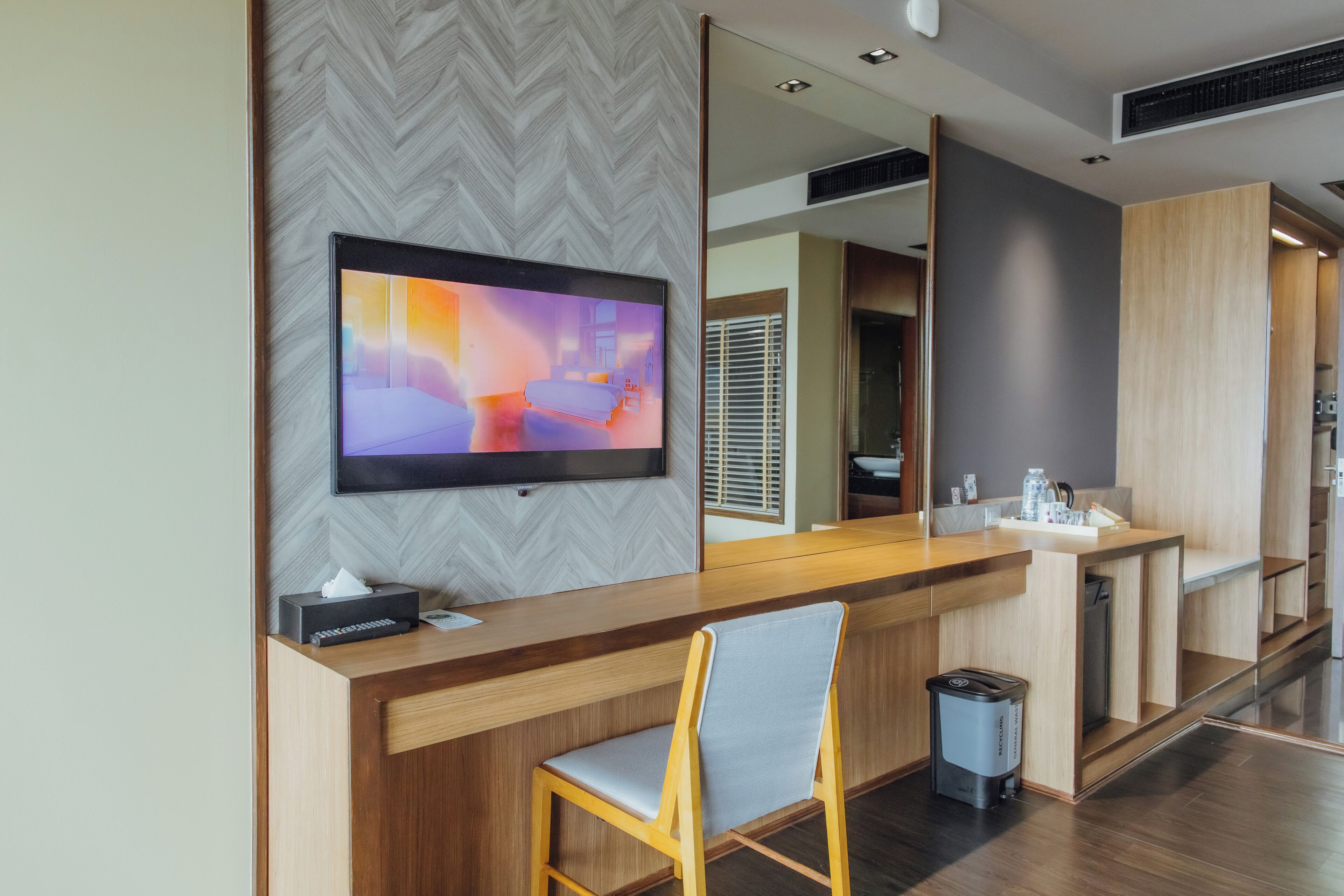 ocean panoramic room | room amenity