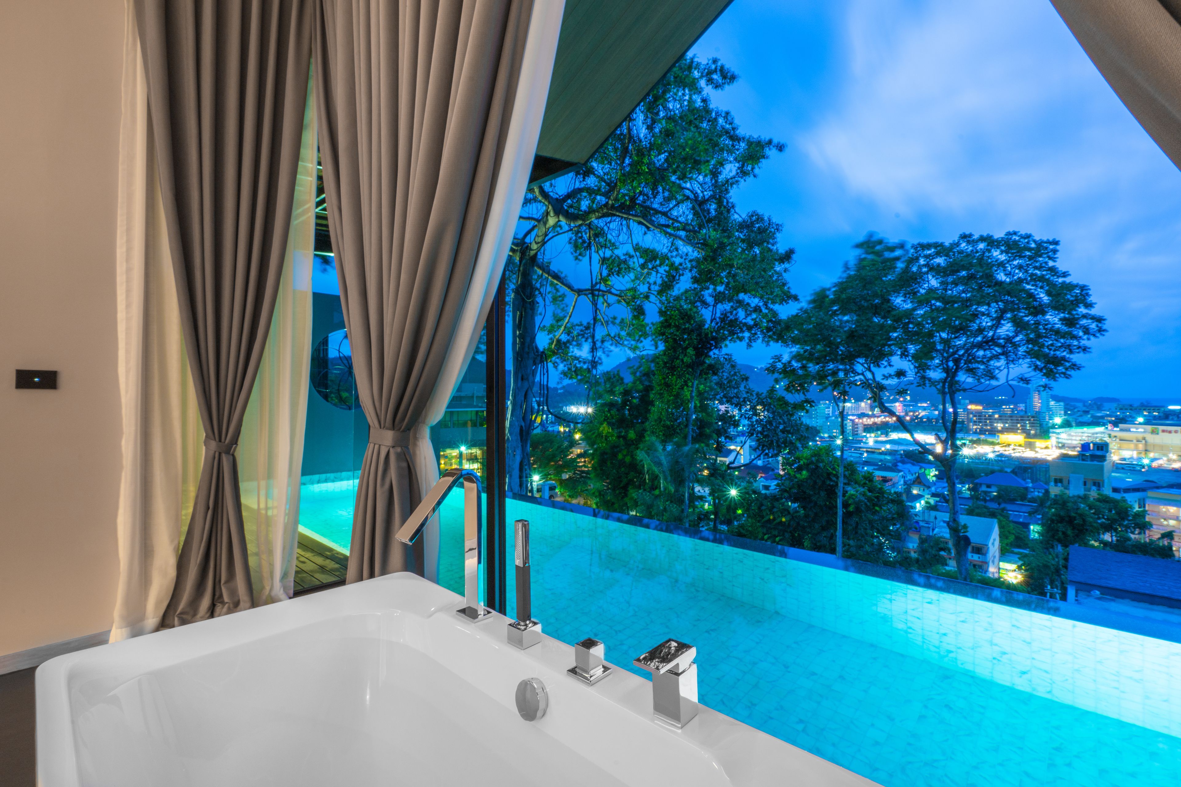 1 bedroom, minibar, in-room safe, desk