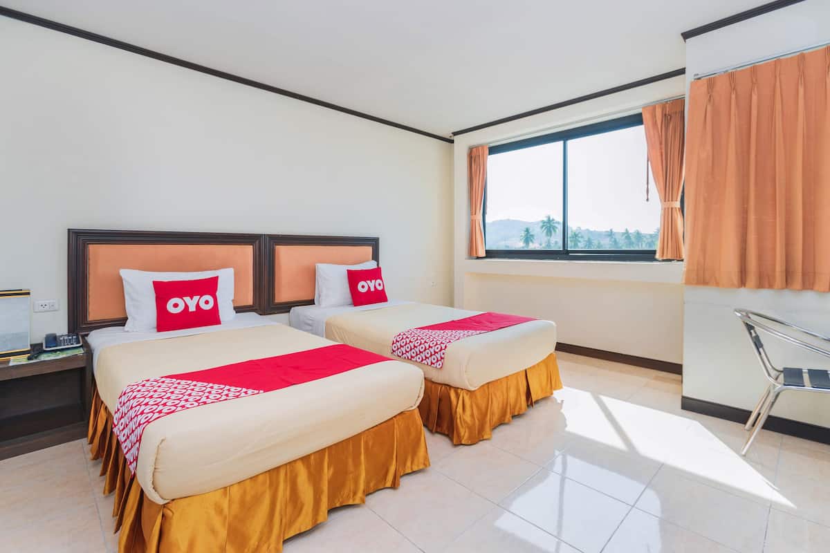 Standard Twin Room | Minibar, desk, soundproofing, free WiFi