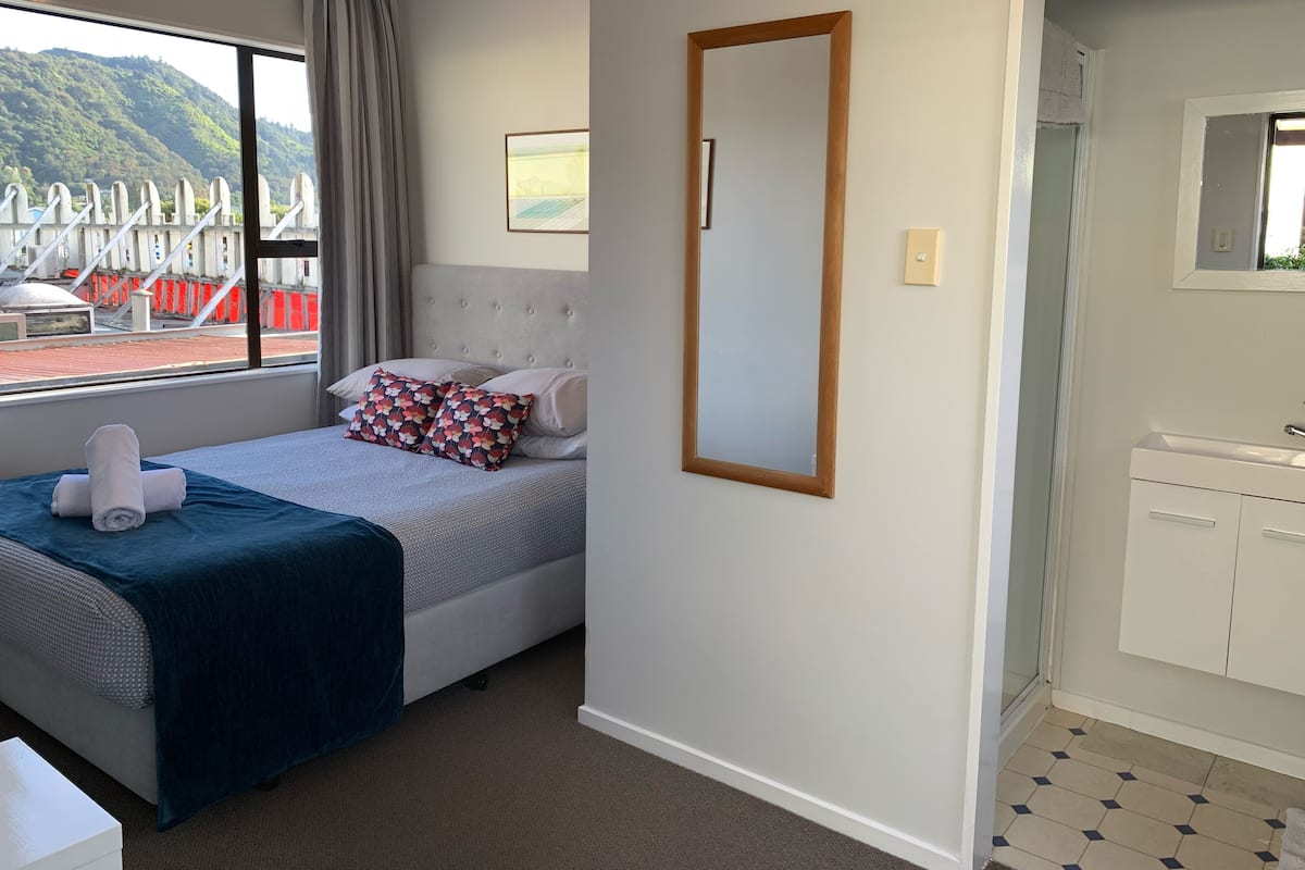Blackout curtains, free WiFi, bed sheets