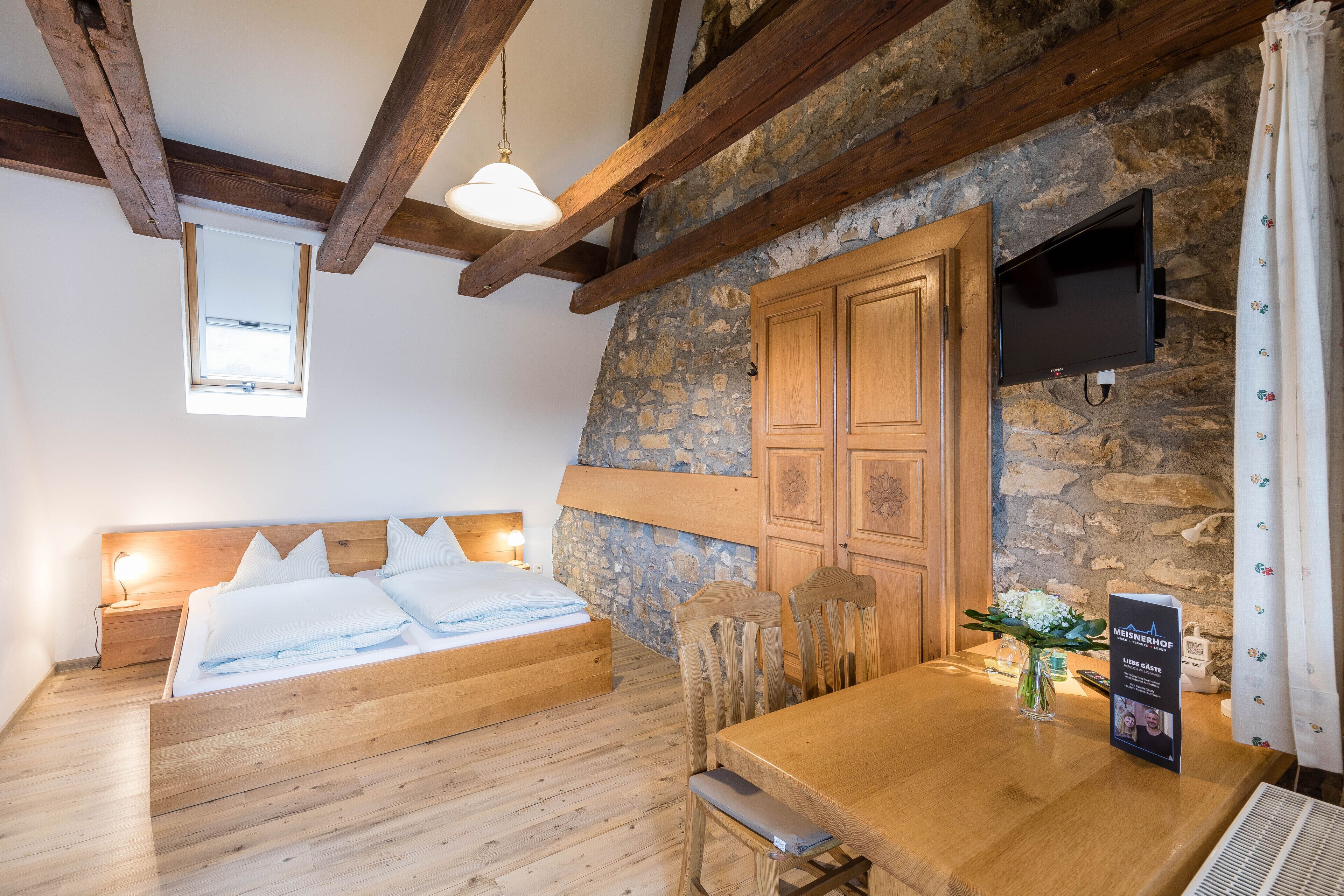 standard double room | individually decorated, individually furnished, free wifi, bed sheets