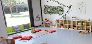 Área de juegos infantiles bajo techo