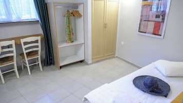 Standard Studio | In-room safe, desk, laptop workspace, soundproofing