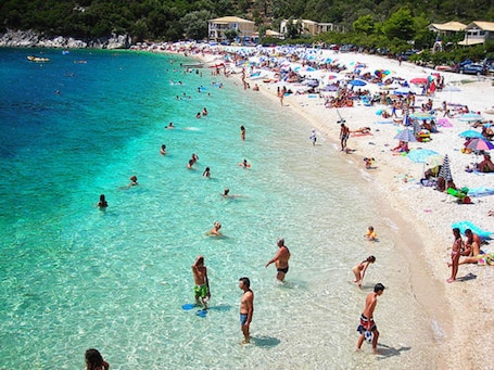 Playa privada en los alrededores, arena blanca