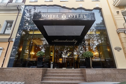 Aleksandrovskiy Hotel