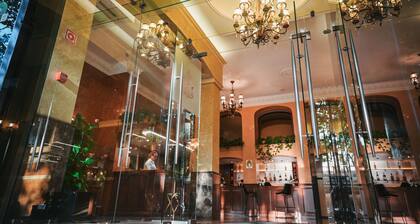 Aleksandrovskiy Hotel