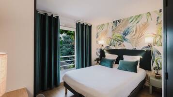 Habitació doble Comfort | 1 dormitori, decoració individual, mobiliari individual i escriptori