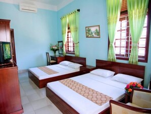 Children’s theme room - OYO 381 Tuyet Mai Hotel (Nha Trang)