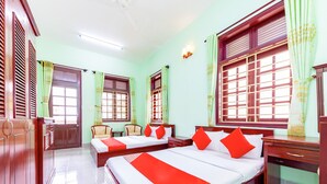Superior Quadruple Room - OYO 381 Tuyet Mai Hotel (Nha Trang)