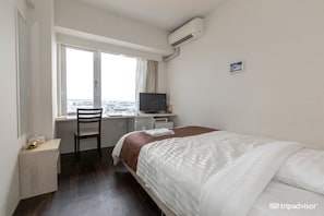 Single Room, Non Smoking | Blackout drapes, iron/ironing board, free WiFi, bed sheets - Hotel GranView Garden Okinawa (Tomigusuku)
