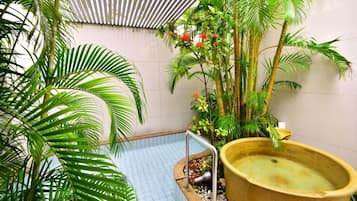 Nhà tắm công cộng