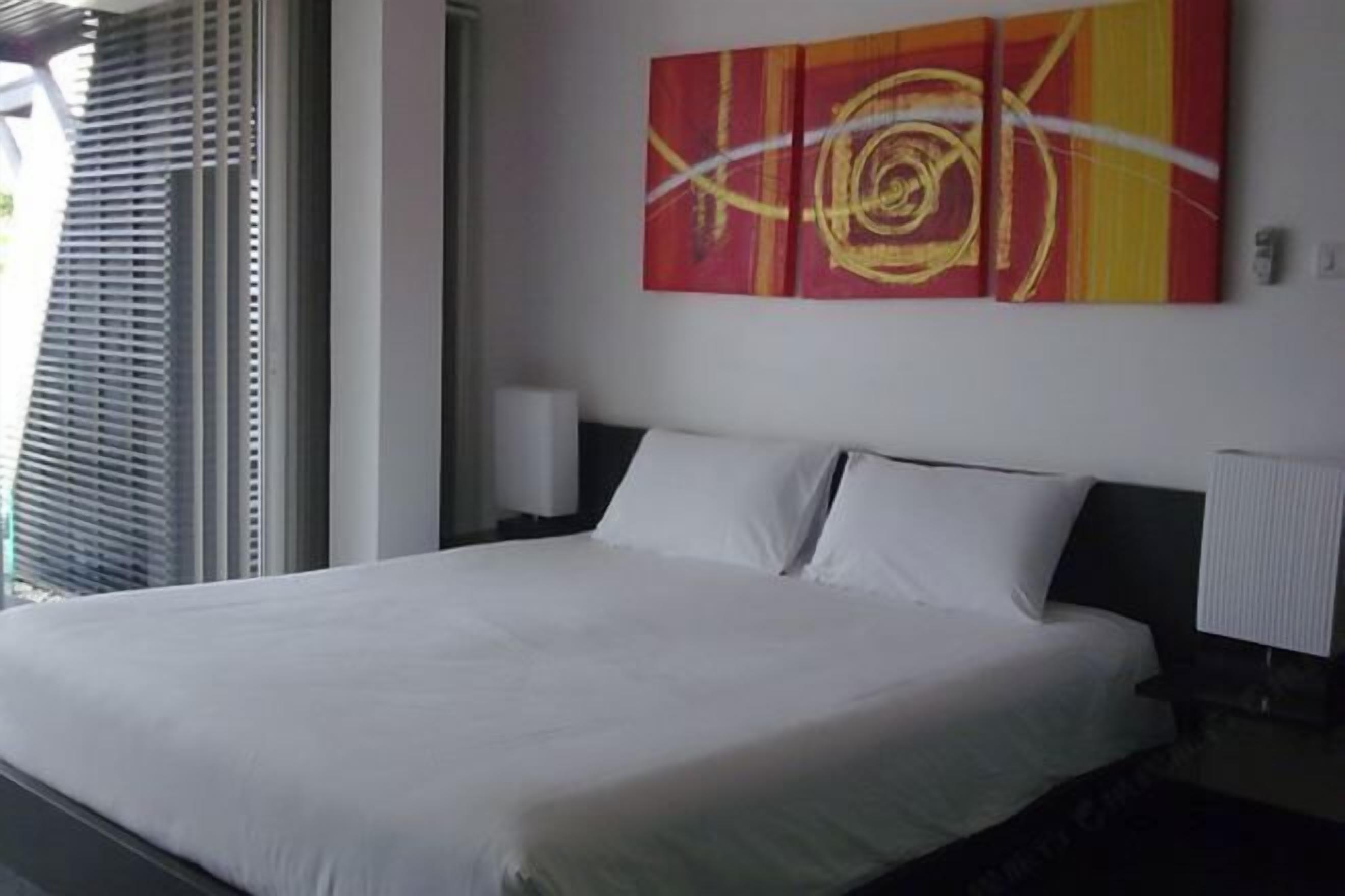 Free minibar items, in-room safe, desk, rollaway beds