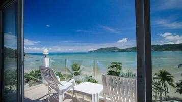 Mini-bar avec articles gratuits, coffres-forts dans les chambres, bureau