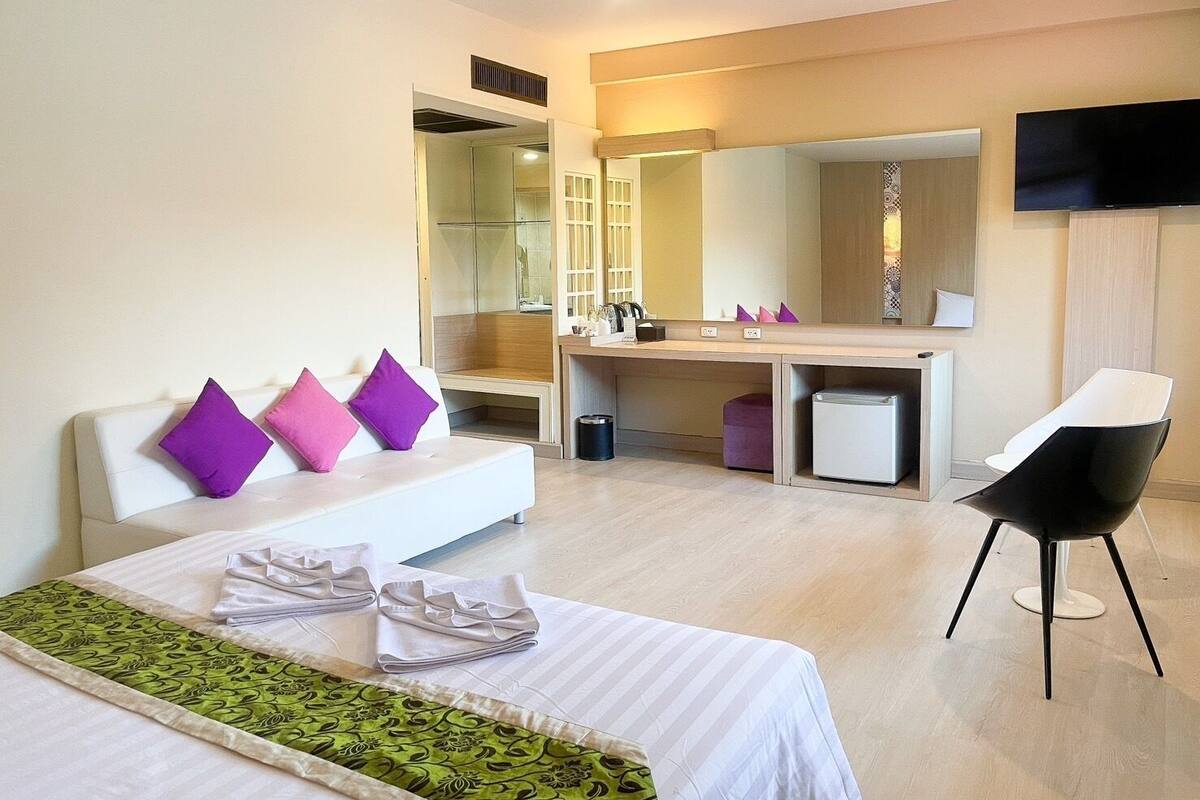 ห้องจูเนียร์ | เครื่องนอนระดับพรีเมียม, เตียง Select Comfort, มินิบาร์, โต๊ะทำงาน