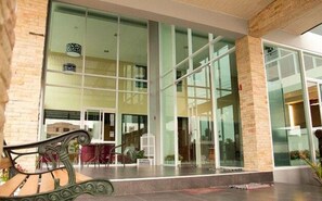 Property grounds - The Centrino Serviced Residence (Surat Thani)