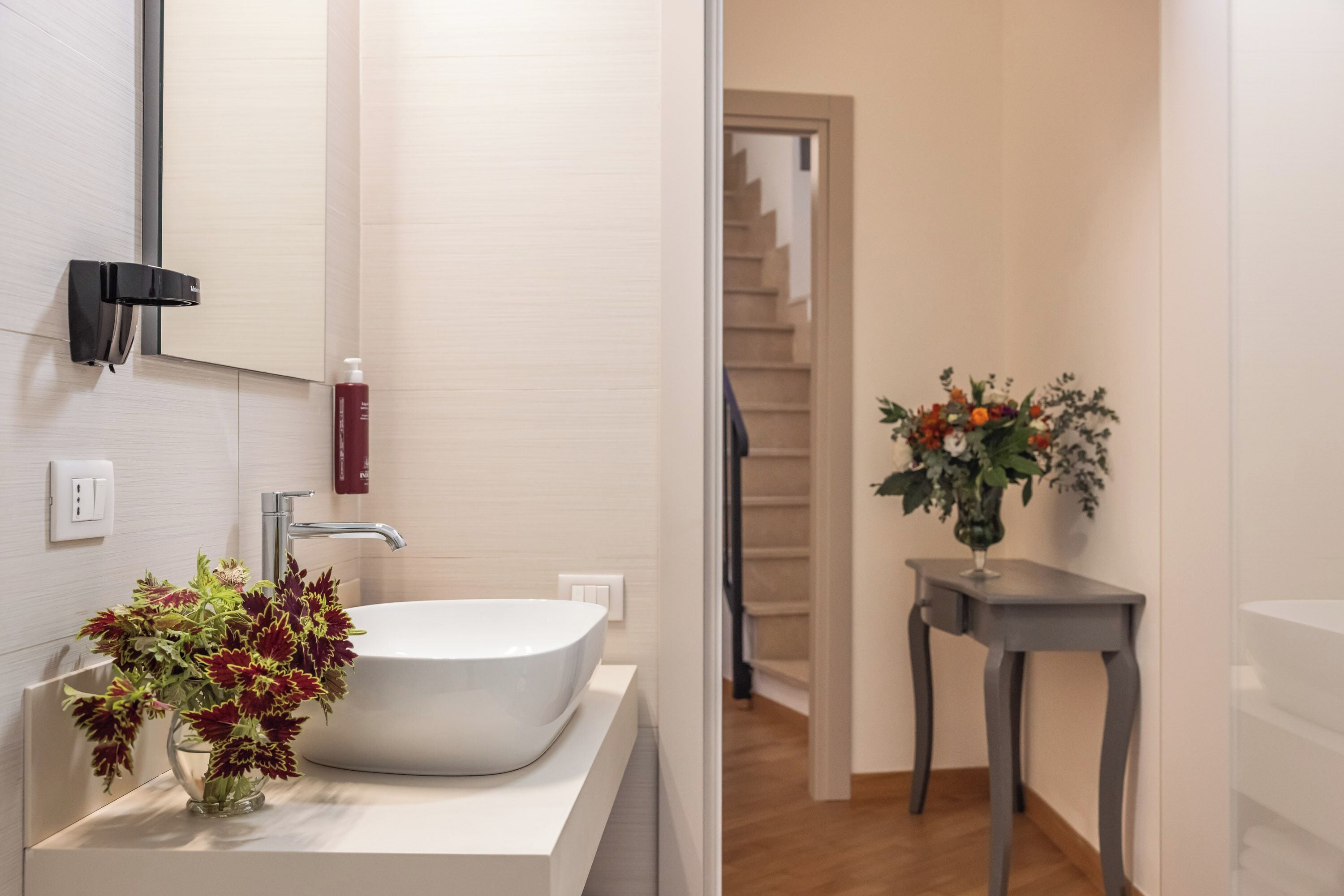 standard duplex | bathroom | shower, free toiletries, hair dryer, bidet