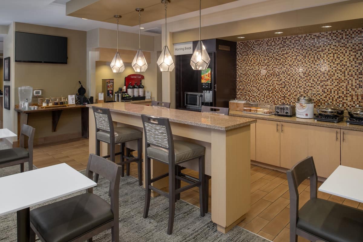 free daily continental breakfast