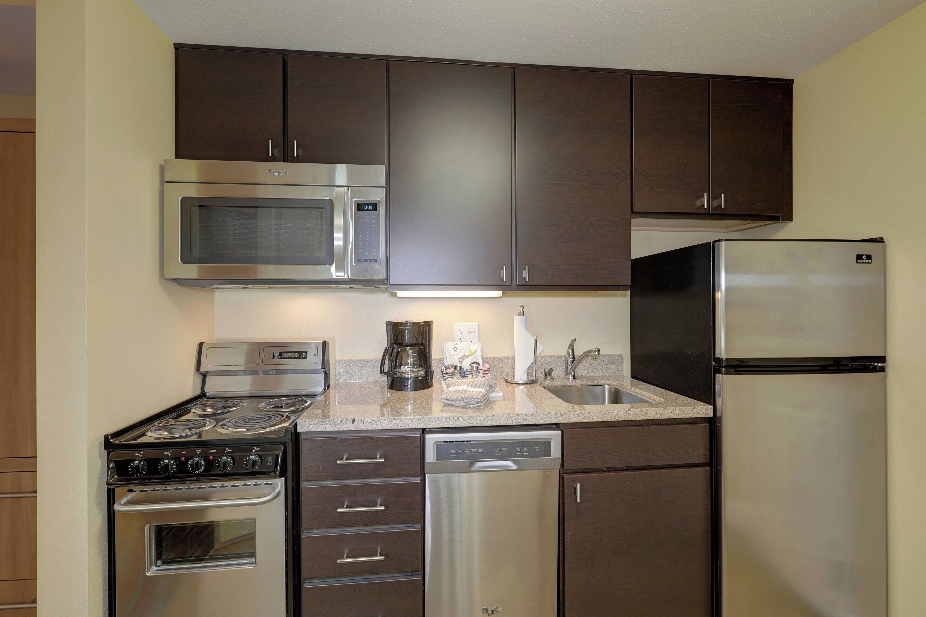 fridge, microwave, stovetop, dishwasher