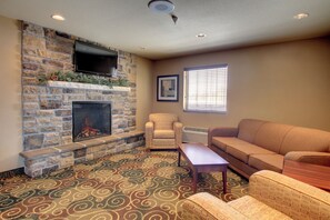 Lobby sitting area - Cobblestone Inn & Suites - Harvey (Harvey)
