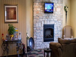 Interior - Cobblestone Inn & Suites - Harvey (Harvey)