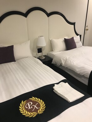 Edredón, escritorio, tabla de planchar con plancha y wifi gratis 
