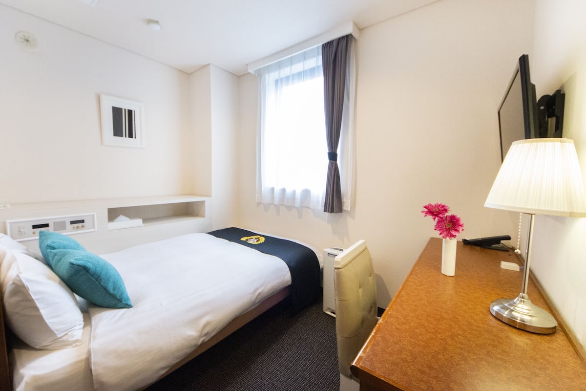 Down duvets, desk, iron/ironing board, free WiFi