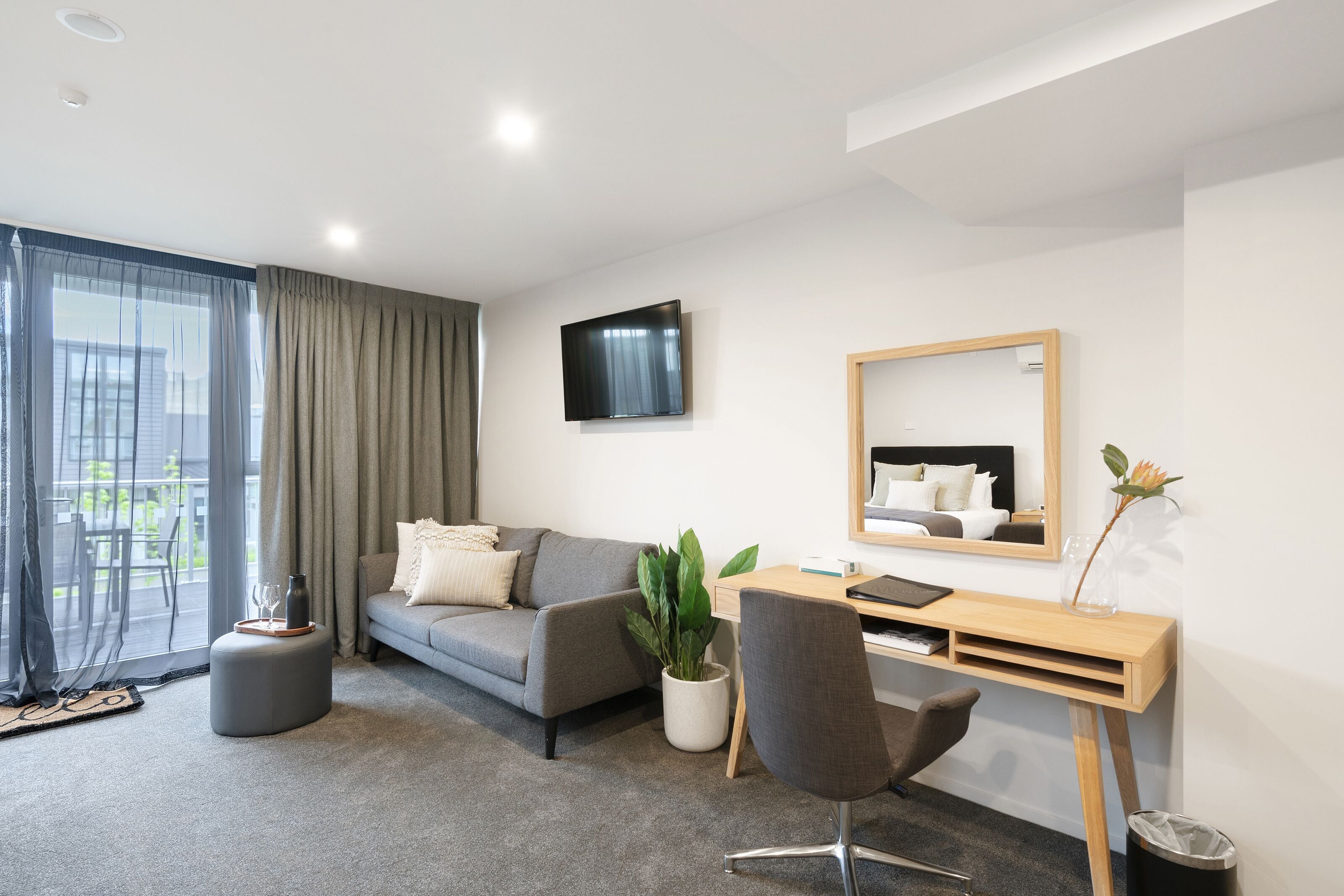 Chambre Affaires Double ou avec lits jumeaux | Coin séjour | Télévision à écran plat de 32 pouces avec chaînes par satellite