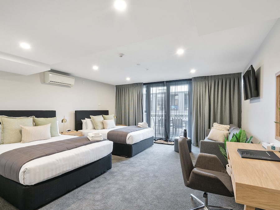 Business Double or Twin Room | Dihias secara berasingan, dilengkapkan perabot secara berasingan