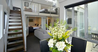 Southwark Hotel & Apartments