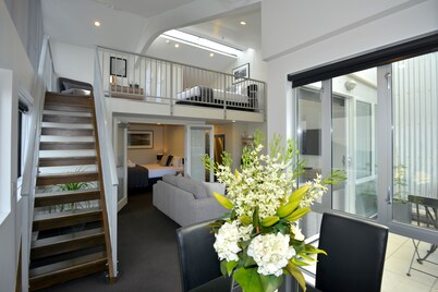 Southwark Hotel & Apartments